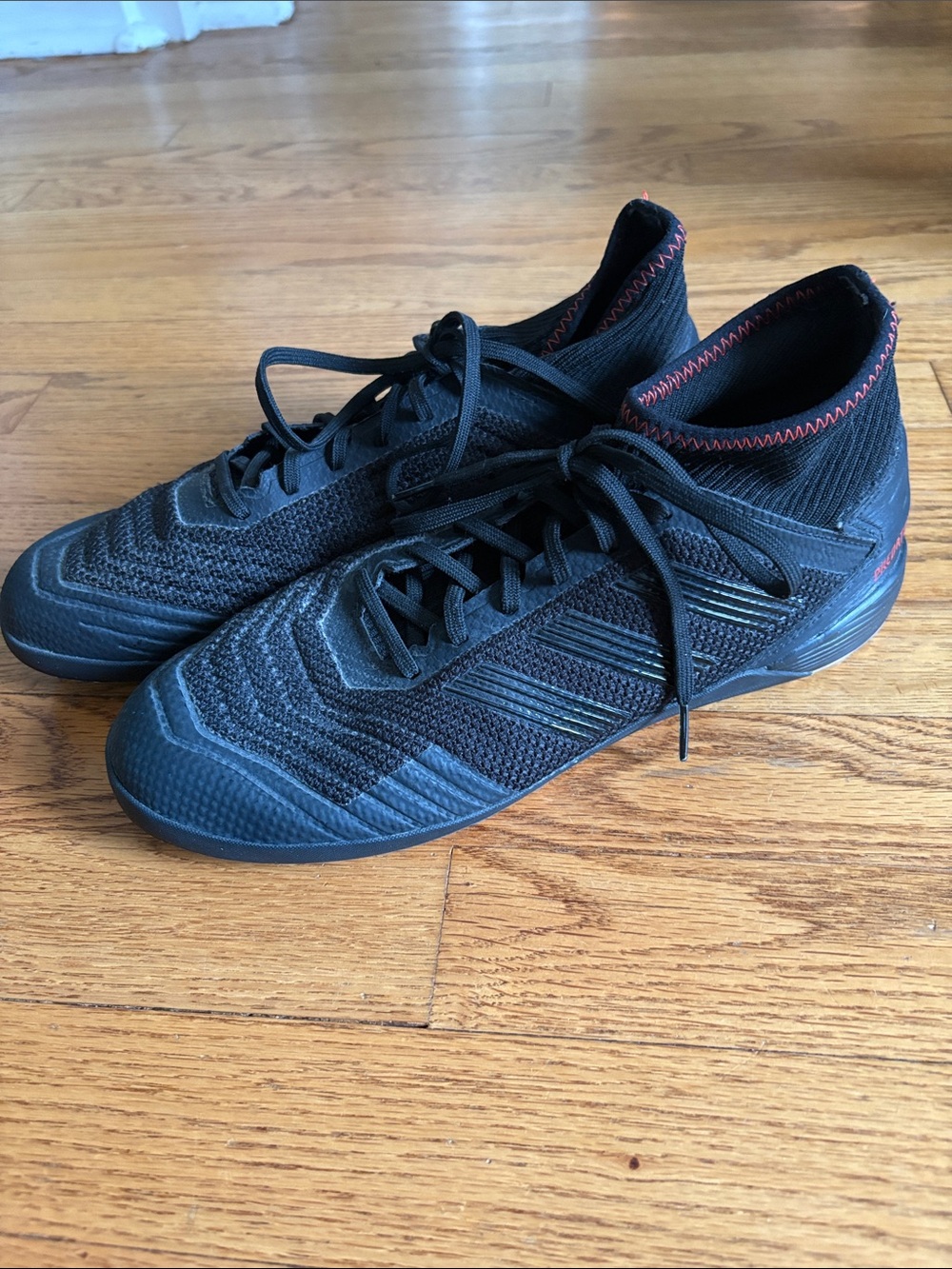 adidas Predator men’s indoor soccer shoes